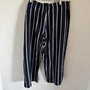 REITMANS NAVY BLUE/WHITE VERTICAL STRIPED WIDE LEG CROPPED PANTS SOFT FLOWY S 14